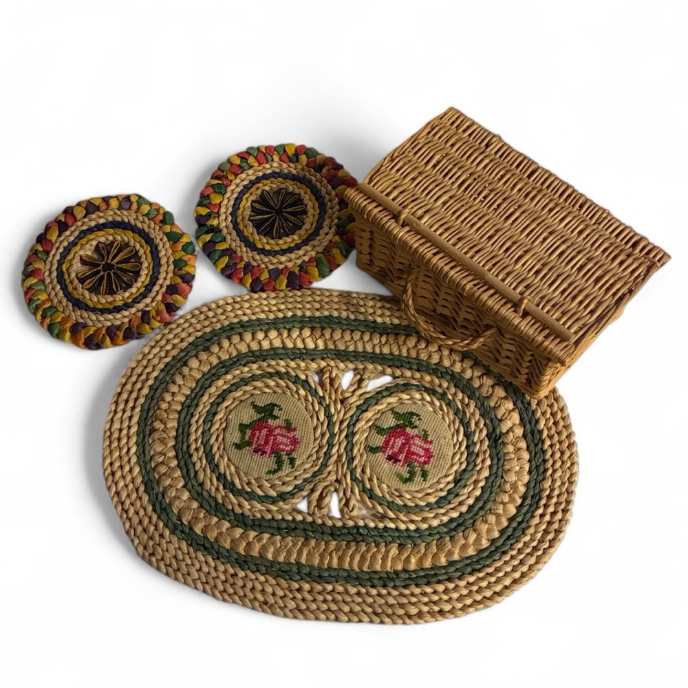 Set/3 woven storage baskets placemats and Vintage Colorful Trivets Fiesta Ready